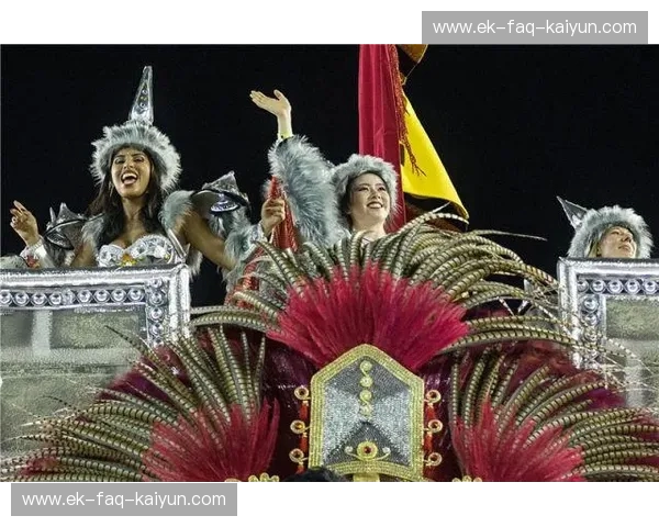 龙影共舞桑巴魂：当中国红撞上巴西黄，那一脚踢出了二十年的青春